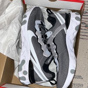 Nike react 55